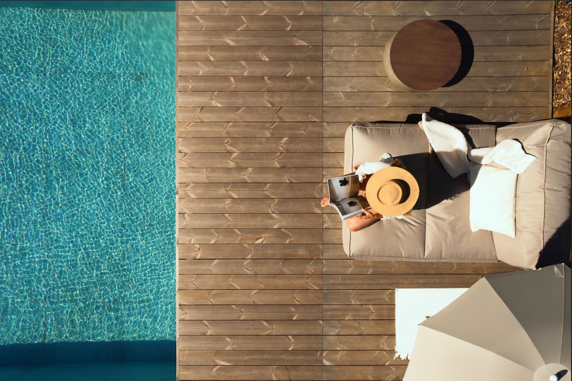 Pool auf der Dachterrasse slide-2996